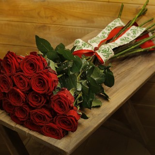  Голландские красные розы