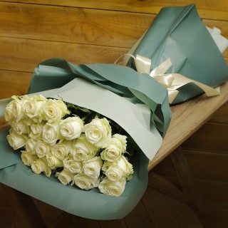 Տեղական սպիտակ վարդեր 80սմ